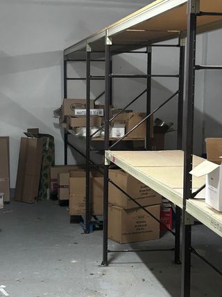 Estanterías metálicas y de madera