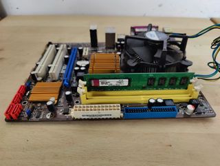 Scheda madre Asus P5QPL-AM + CPU + 2GB RAM