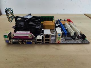 Scheda madre Asus P5QPL-AM + CPU + 2GB RAM