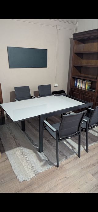 Mesa extensible exterior con 4 sillas