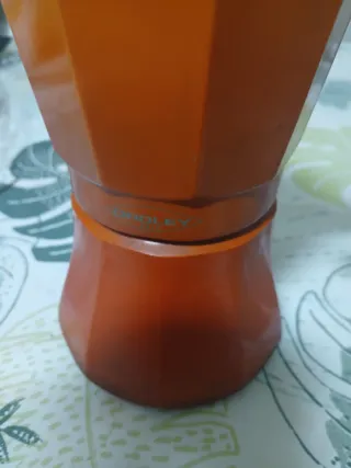 Cafetera italiana naranja marca oroley