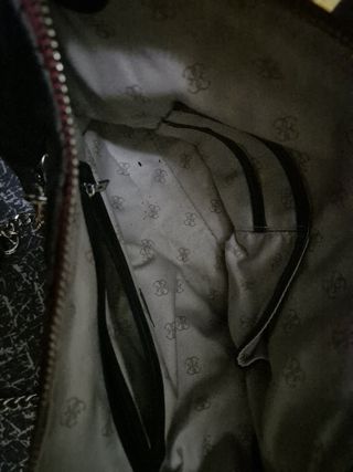 Bolso Negro Guess Acolchado