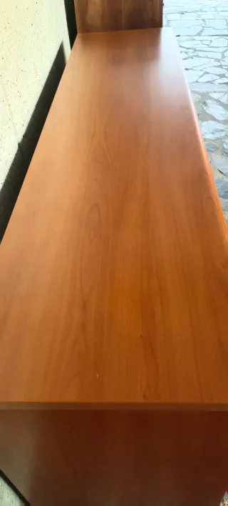 Mueble auxiliar de madera marrón