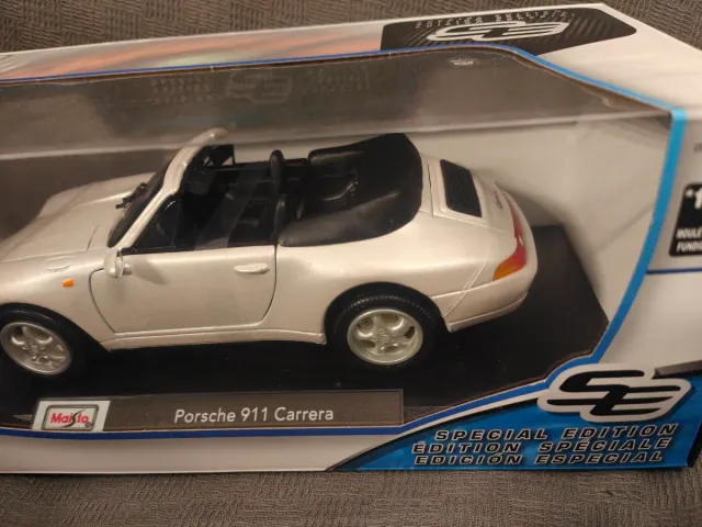 Maisto Porsche 911 Carrera 1:18