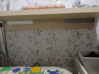 Escritorio madera con pata metálica regulable