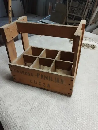 Caja antigua Gaseosa Familiar Cussa