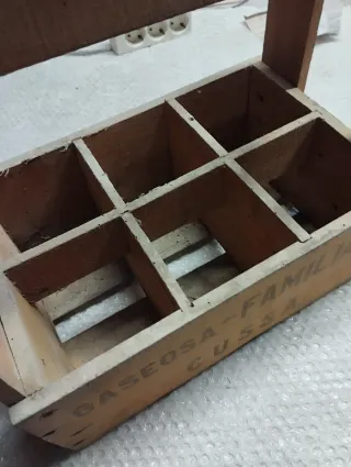 Caja antigua Gaseosa Familiar Cussa