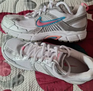 Zapatillas Nike Mujer Talla 38 .