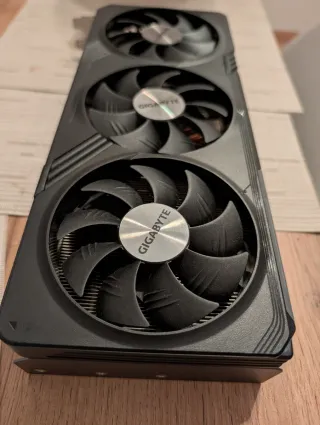 Tarjeta Gráfica Gigabyte RX 7800 XT 16GB