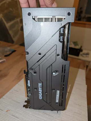 Tarjeta Gráfica Gigabyte RX 7800 XT 16GB