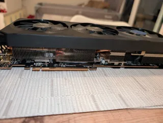 Tarjeta Gráfica Gigabyte RX 7800 XT 16GB