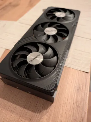 Tarjeta Gráfica Gigabyte RX 7800 XT 16GB