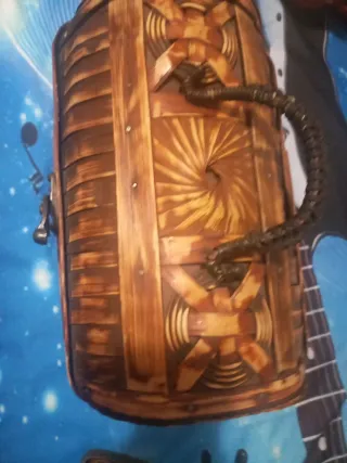 Baúl-maletín de mimbre y bambú