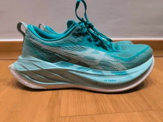 Zapatillas running Asics grises y turquesa