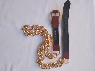 Cintura pelle con catena dorata