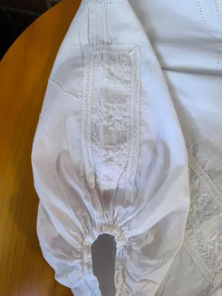 Blusa blanca bordada