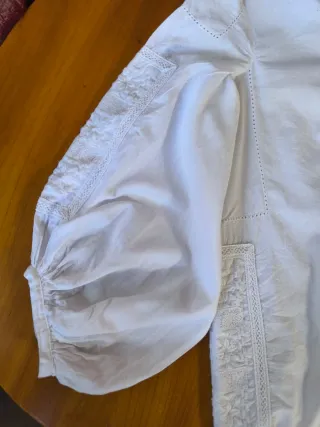 Blusa blanca bordada
