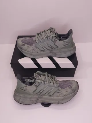 Adidas Ultraboost 5 Verde caqui Talla 43 Nuevas