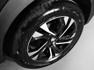 Peugeot 2008 1.2 100CV Allure