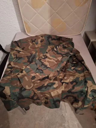 Uniforme militar camuflaje