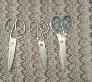 Tijeras de metal plateado de pescadería