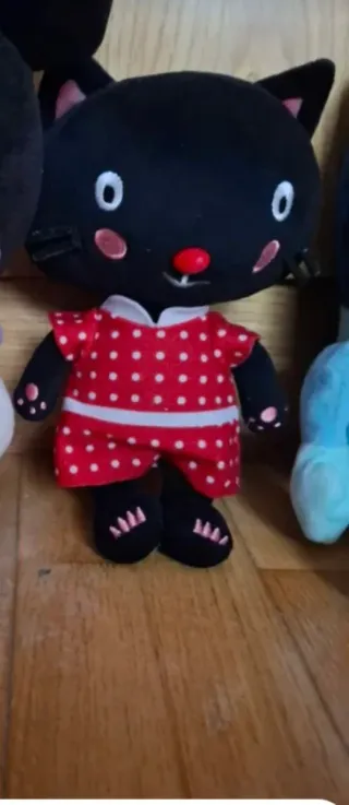 Peluche Gato Negro Vestido Rojo Lunares