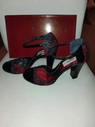 Zapatos Kenzo tacón negro y rojo