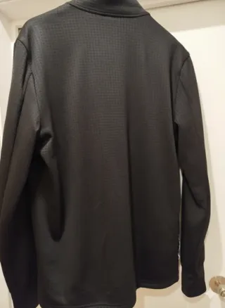 Chaqueta técnica con etiqueta