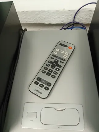 Minicadena Yamaha Plata y Negra