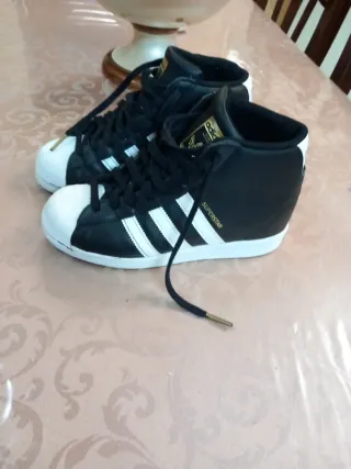 Scarpe Adidas Superstar Nere e Bianche