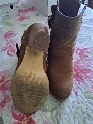 Botines marrones con hebillas talla 37