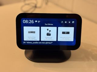 Supporto magnetico regolabile per Echo Show 5 e 8