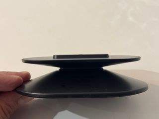 Supporto magnetico regolabile per Echo Show 5 e 8