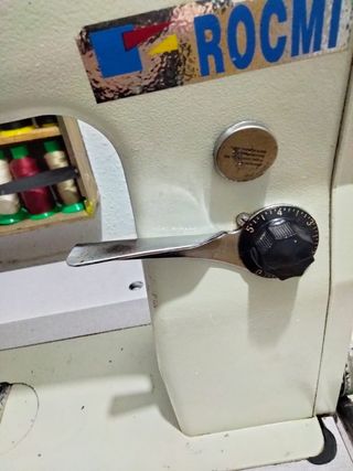 Máquina de coser Refrey