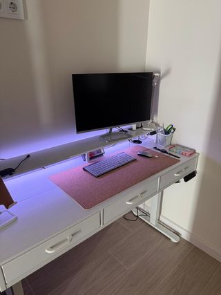 Mesa de estudio blanca