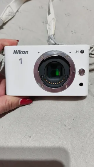 Cámara Nikon 1 + Accesorios