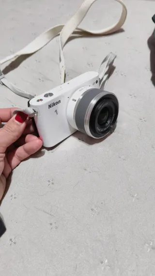 Cámara Nikon 1 + Accesorios