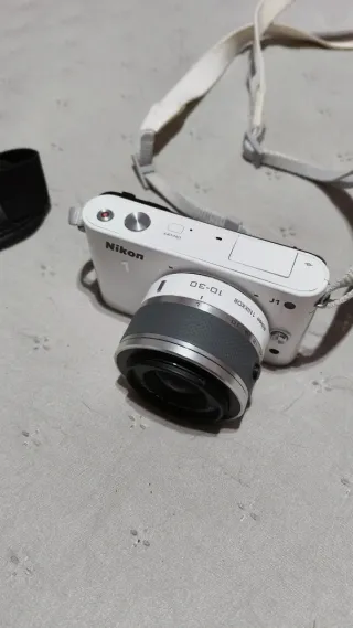 Cámara Nikon 1 + Accesorios