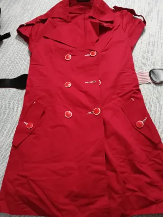 Vestido rojo de dama