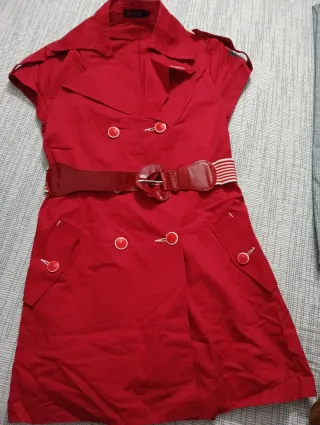 Vestido rojo de dama
