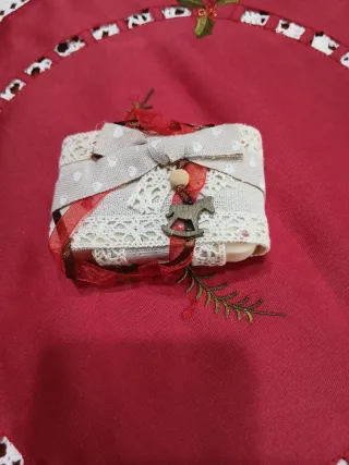 Saponetta profumata decorata a mano