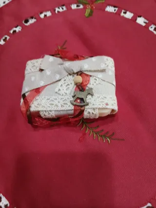 Saponetta profumata decorata a mano