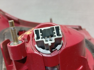 PILOTO TRASERO IZQUIERDO INTERIOR MAZDA 3 BERLINA