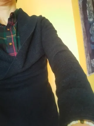 Jersey Mango azul marino cuello vuelto