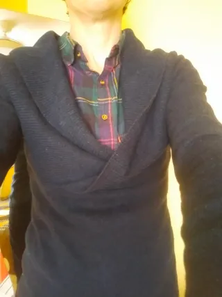 Jersey Mango azul marino cuello vuelto