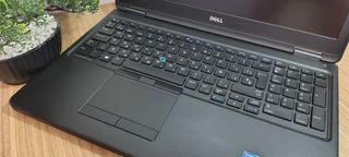 Dell Latitude E5550 ( i5, 8GB RAM, 240 GB SSD )