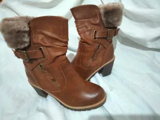 Botas marrones con pelo