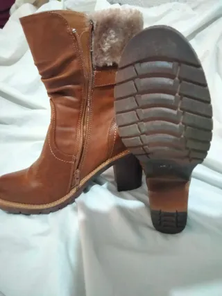 Botas marrones con pelo