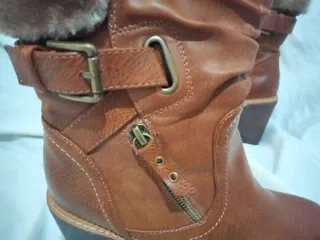 Botas marrones con pelo