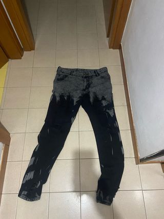 Jeans neri e grigi effetto used